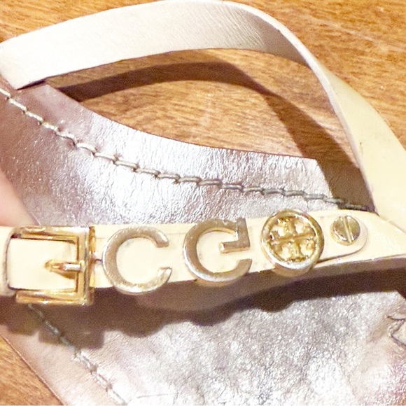 Tory Burch Charms Logo Classic Vacation Sandals size 9 - Picture 2 of 9